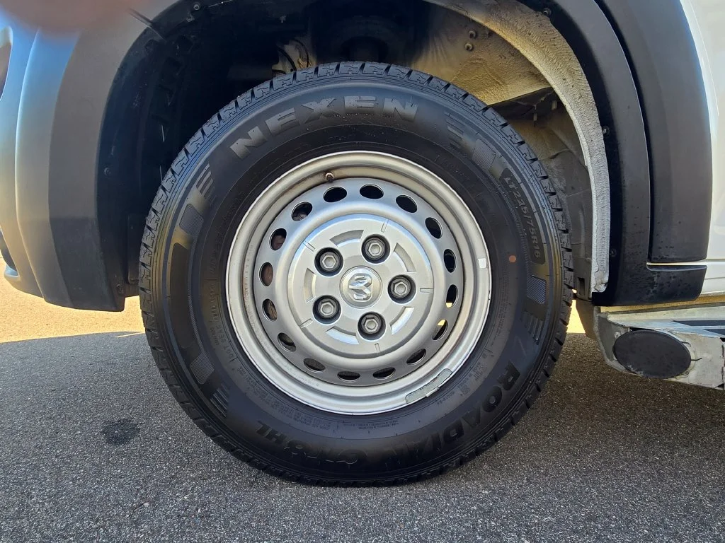 Used 2025 White Ram Base image 10