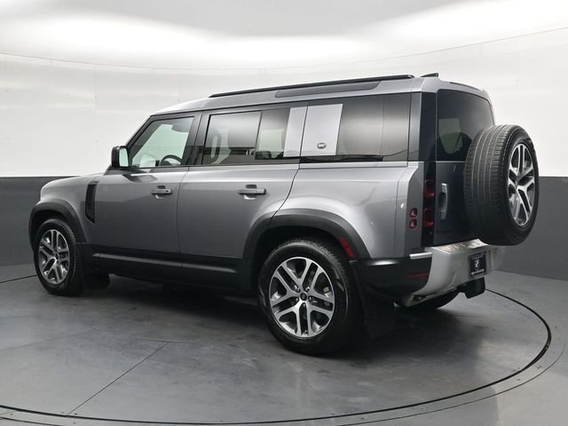 Used 2020  Land Rover SE image 7
