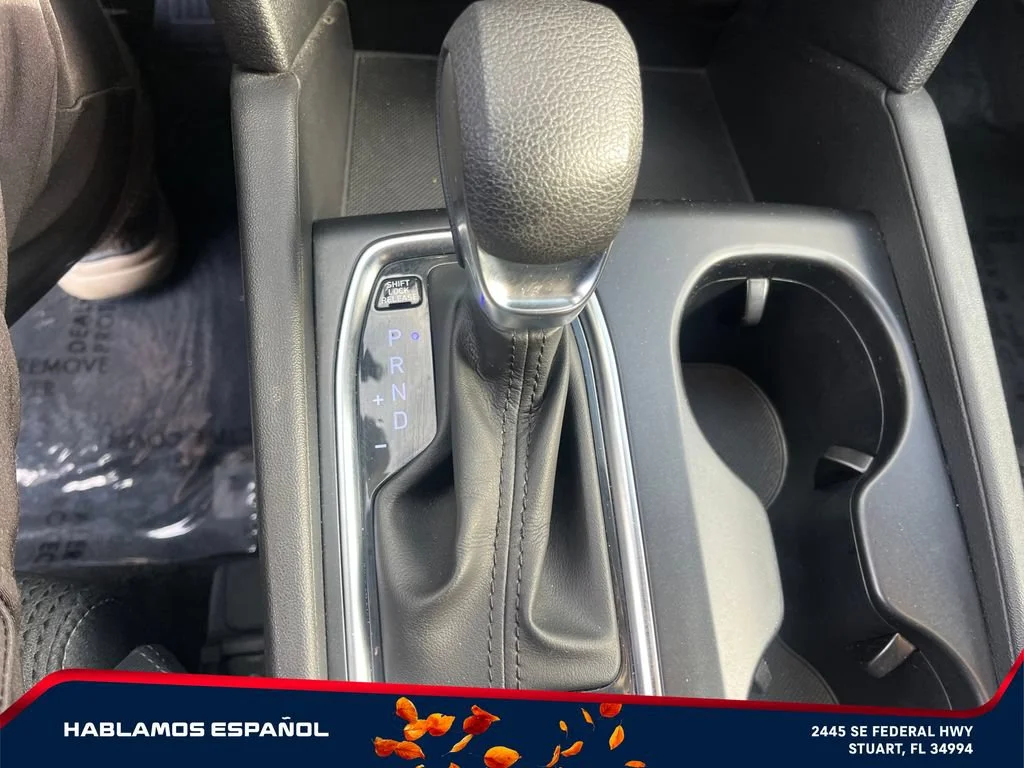 Used 2020 Red Hyundai SE image 25