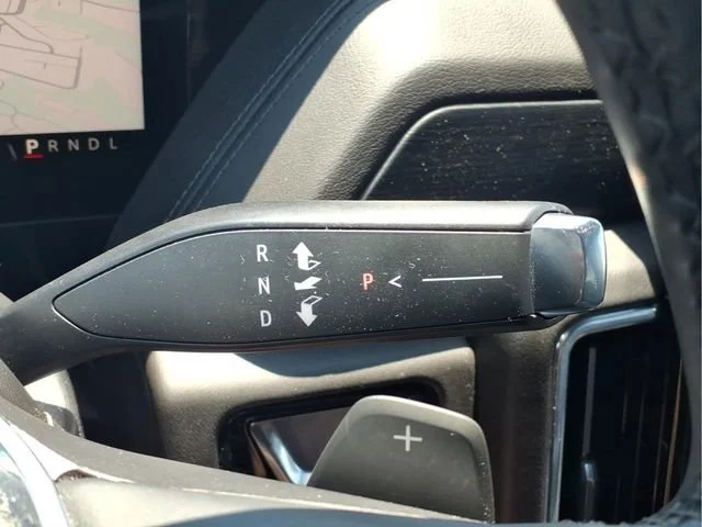 Used 2025 Summit White GMC Denali image 9