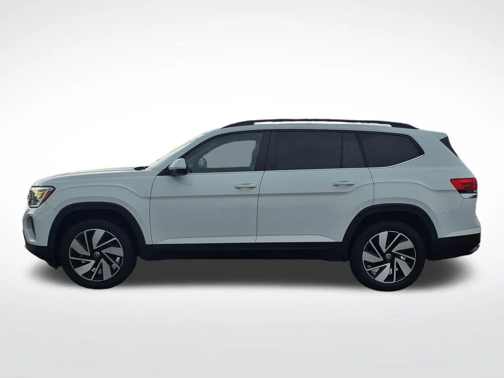 Used 2025 White Volkswagen 2.0T SE w/Technology image 4