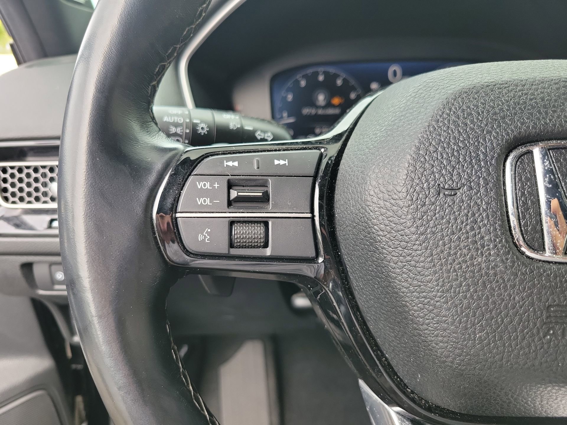 2023 Honda Civic Hatchback Sport Touring - Photo 29