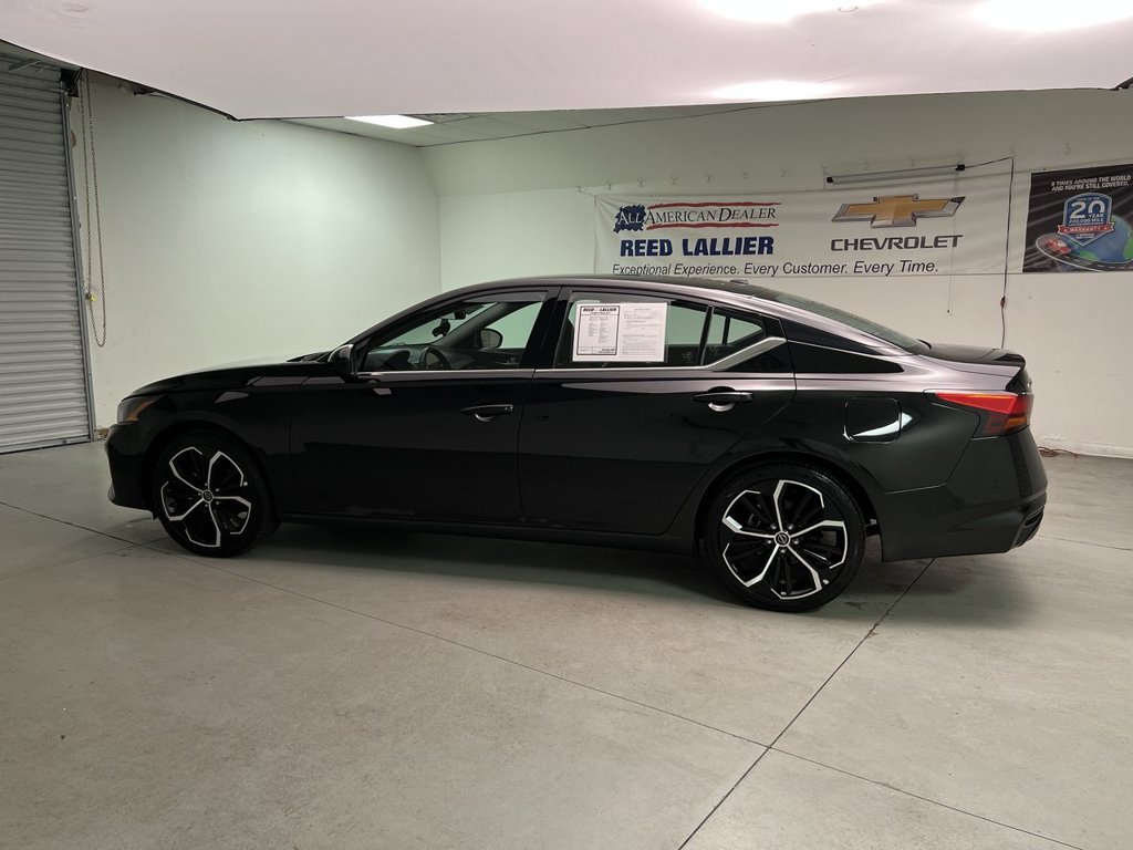 2025 Nissan Altima SR - Photo 5