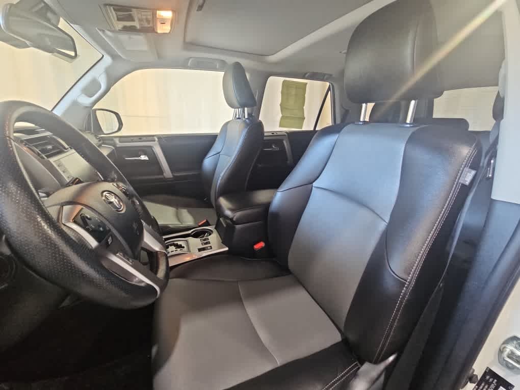 Used 2023 Ice Cap Toyota SR5 Premium image 7