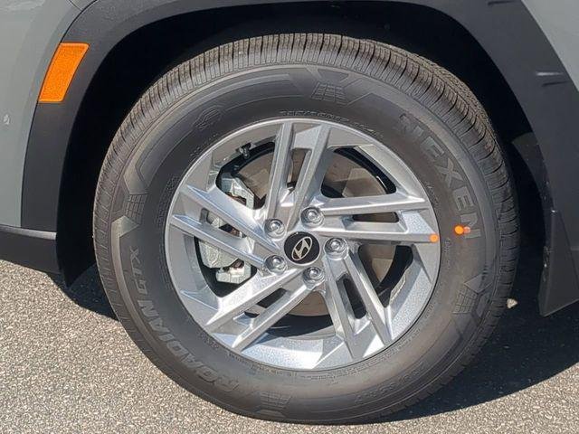 New 2025 Gray Hyundai SE FWD image 11