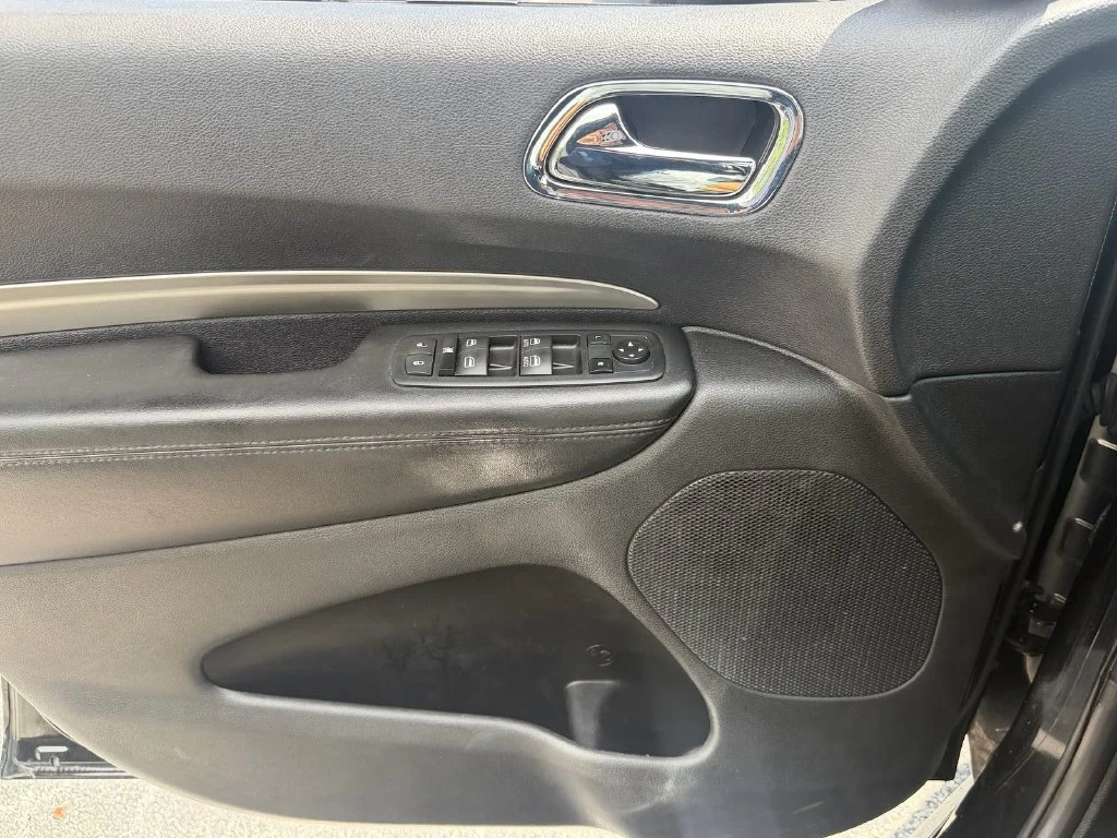 Used 2014 Black Dodge SXT image 33