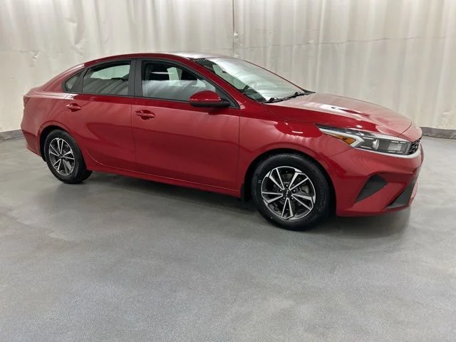 2022 Kia Forte LXS AT's photo