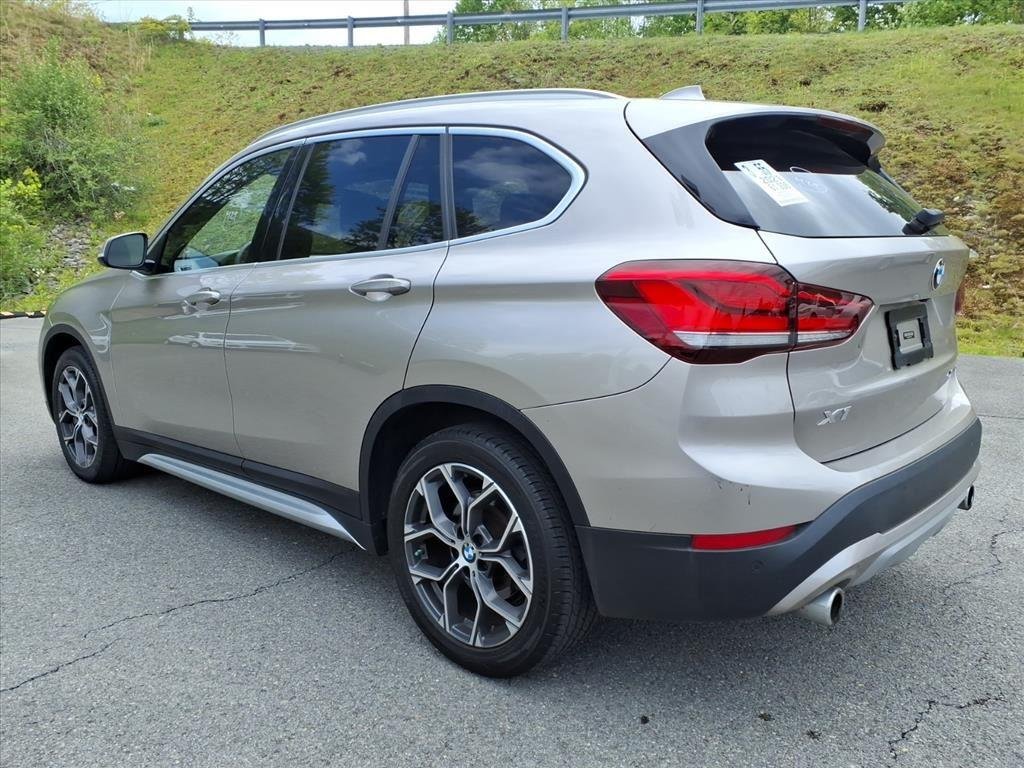 Used 2021 Cashmere Silver Metallic BMW xDrive28i image 4