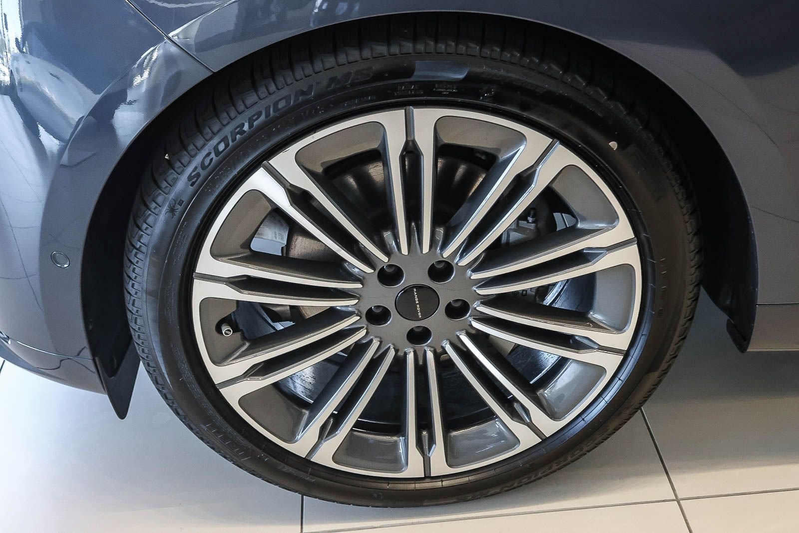 New 2026 Varesine Blue Land Rover Dynamic SE image 9