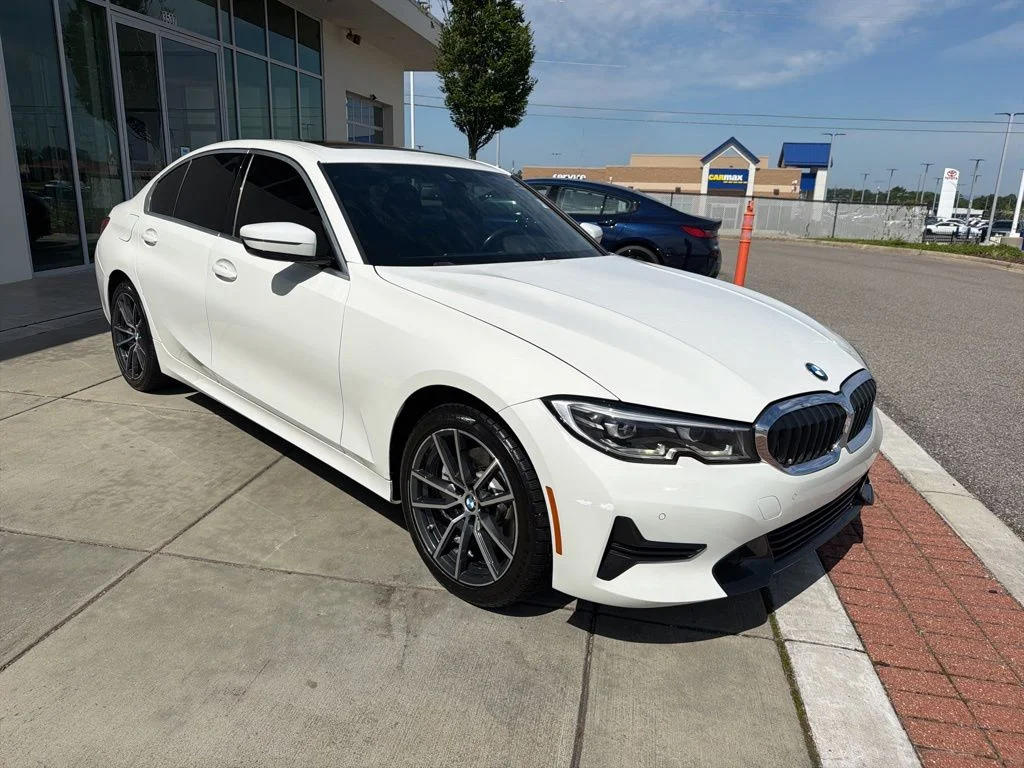 Used 2020 Alpine White BMW 330i image 8