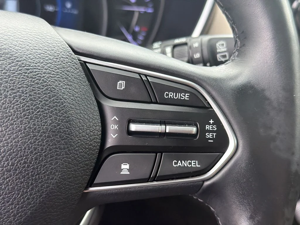 Used 2019 Red Hyundai Ultimate image 26