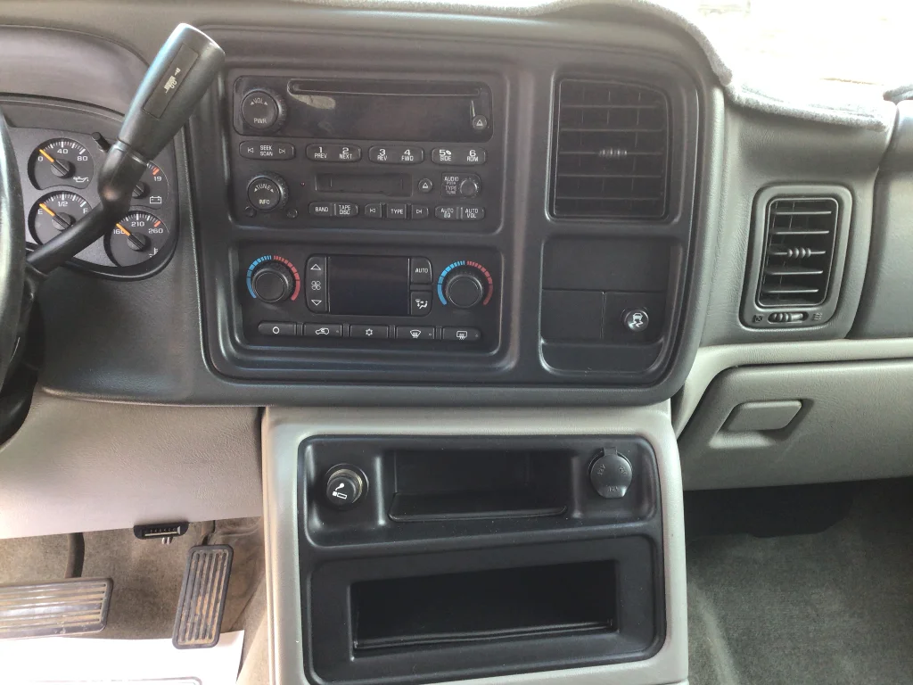 Used 2005 Silver Birch Metallic GMC SLE image 17