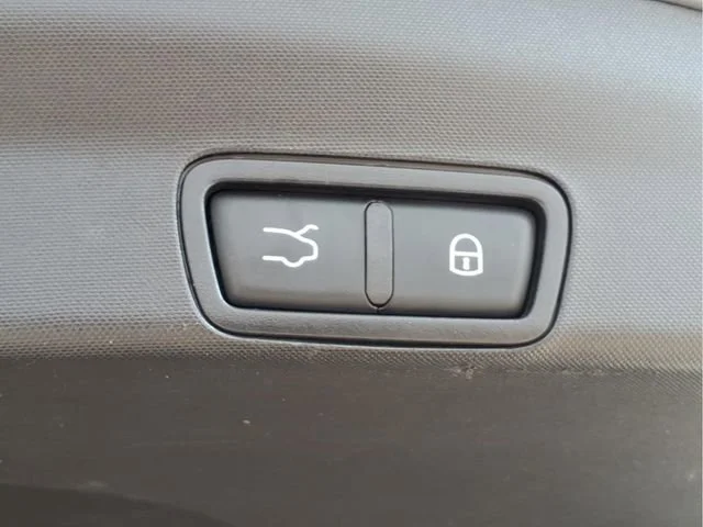 Used 2019  Alfa Romeo Ti image 28