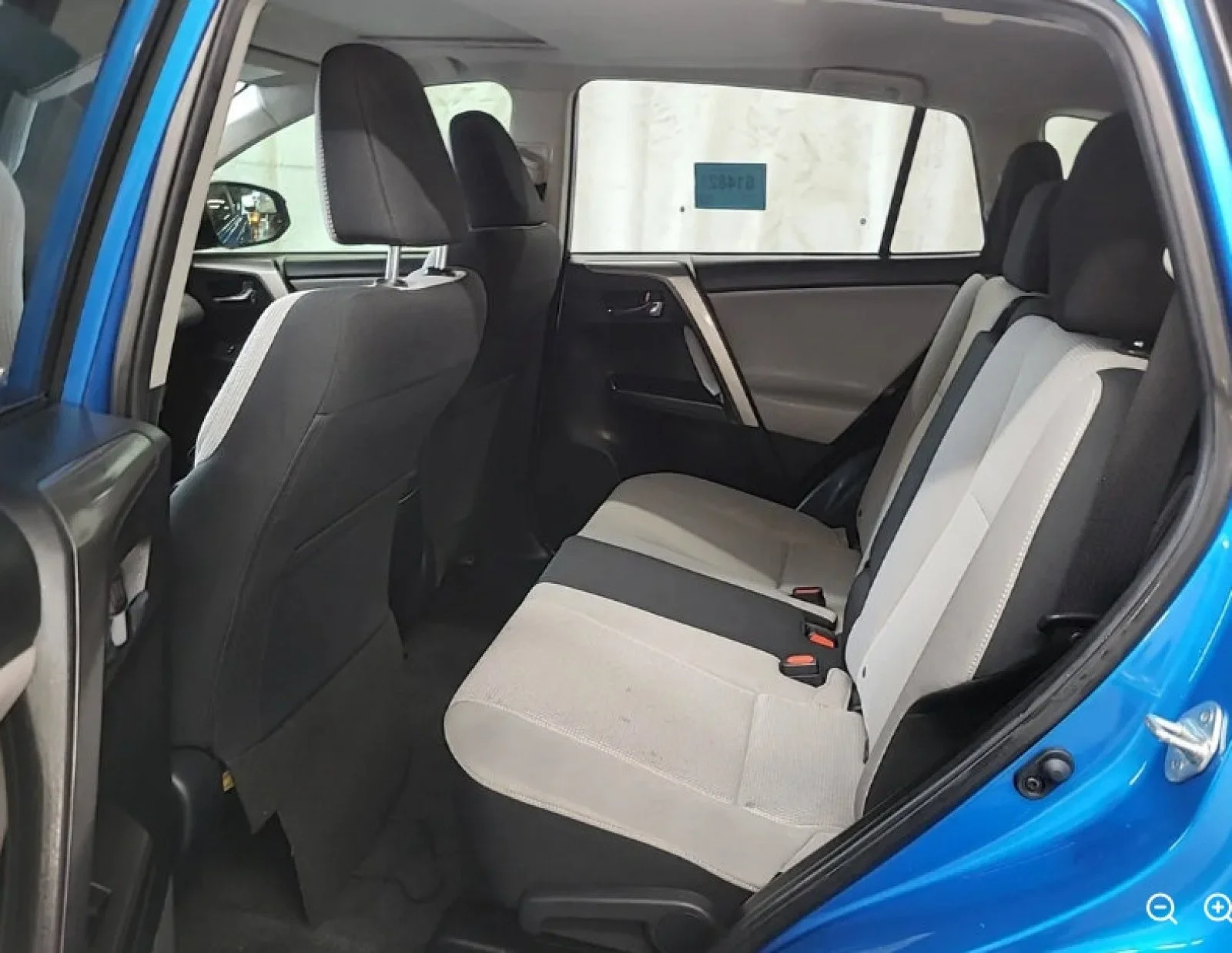 Used 2018 Electric Storm Blue Toyota XLE image 11