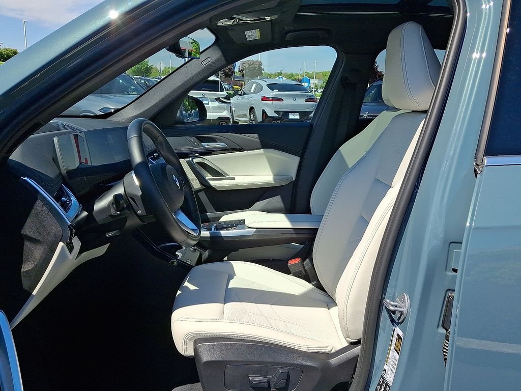 2026 BMW X1 28i - Photo 14