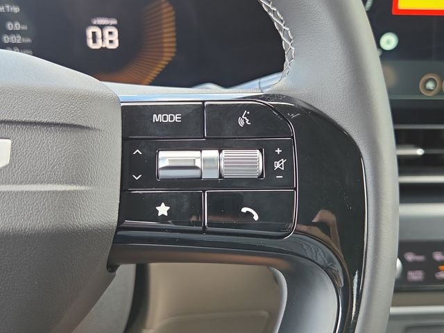 New 2027 White Kia LXS image 15