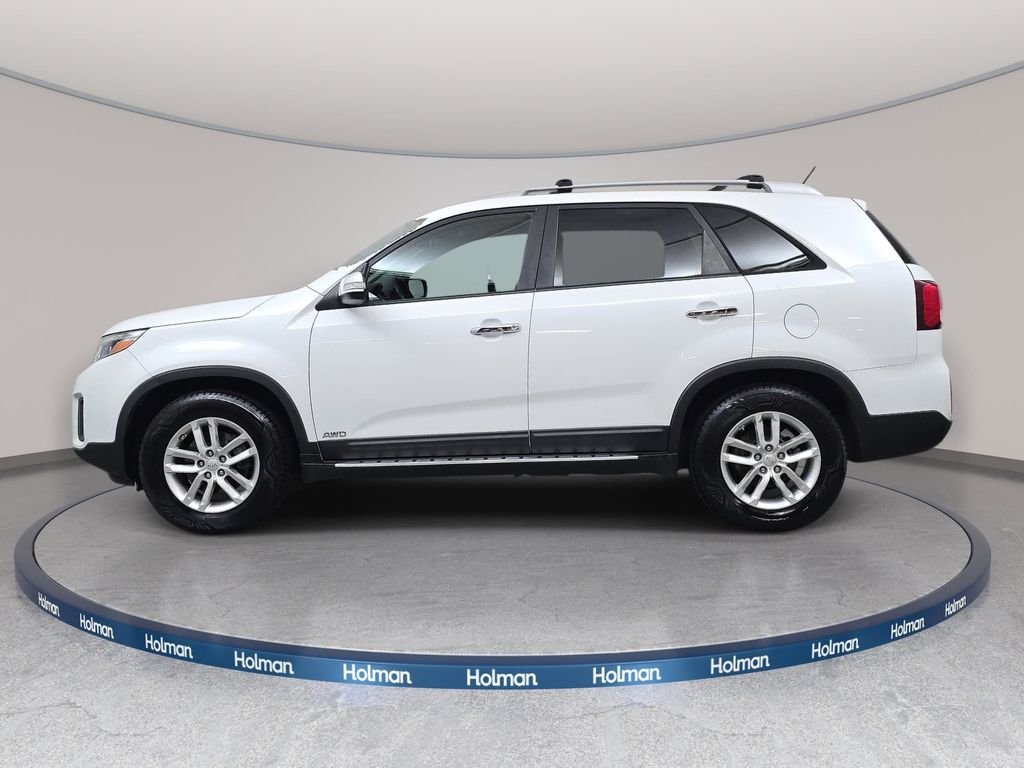 Used 2015 Snow White Pearl Kia LX image 9