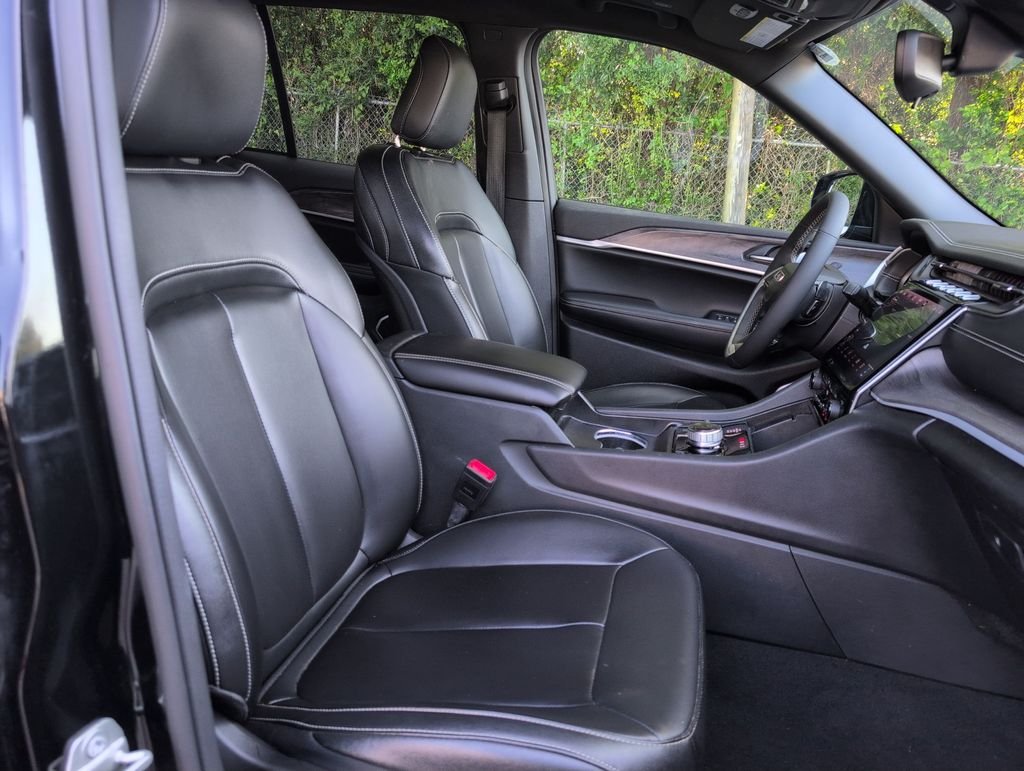 Used 2024 Black Jeep 4xe image 26