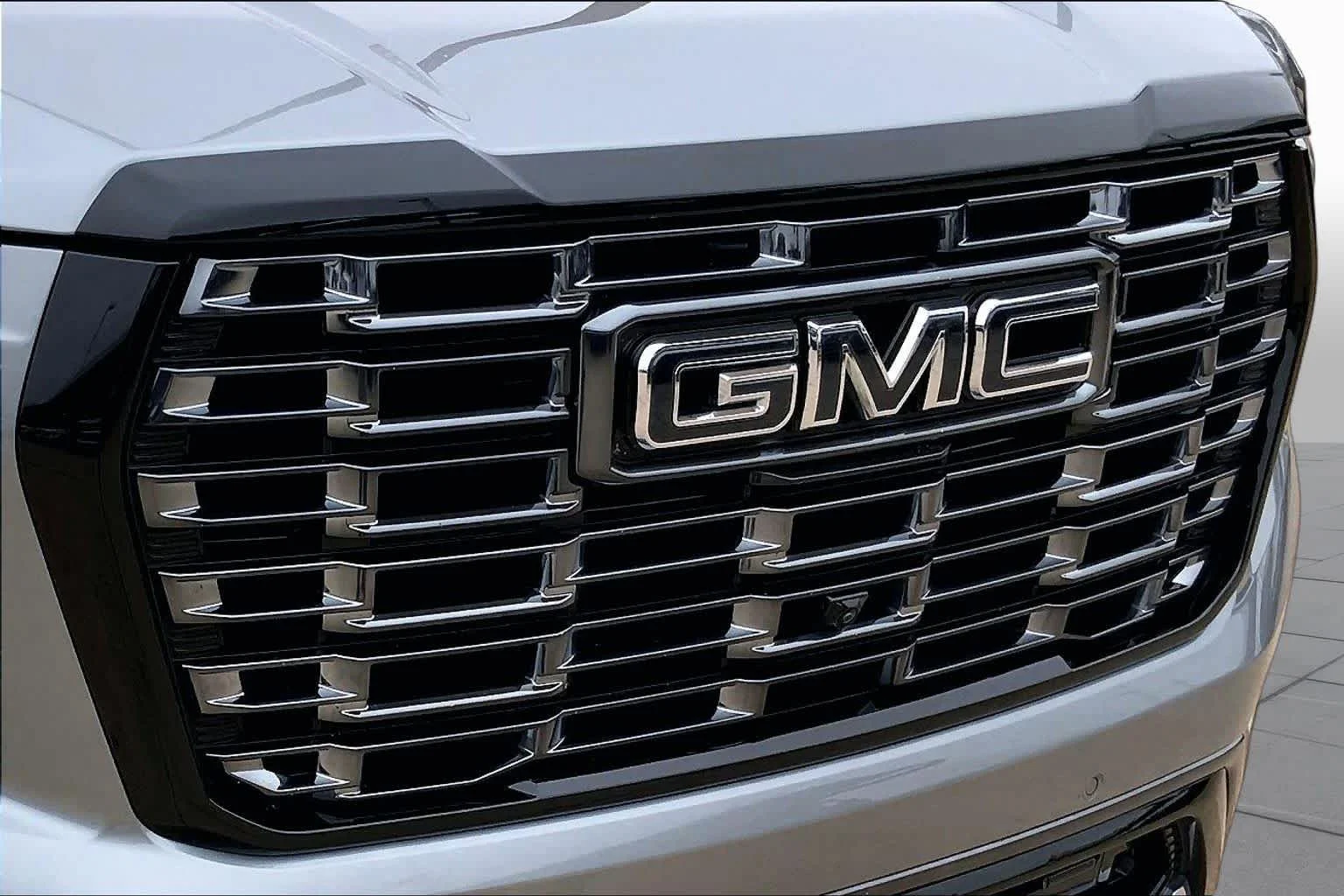 Used 2025 Sterling Metallic GMC Denali Ultimate image 29