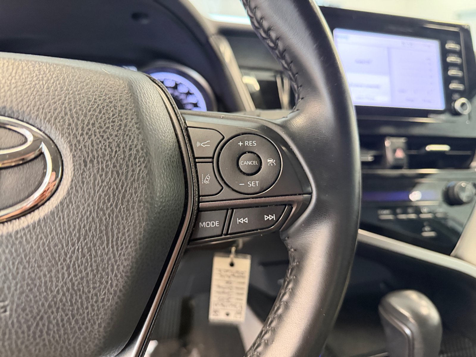 Used 2022 White Toyota SE image 12
