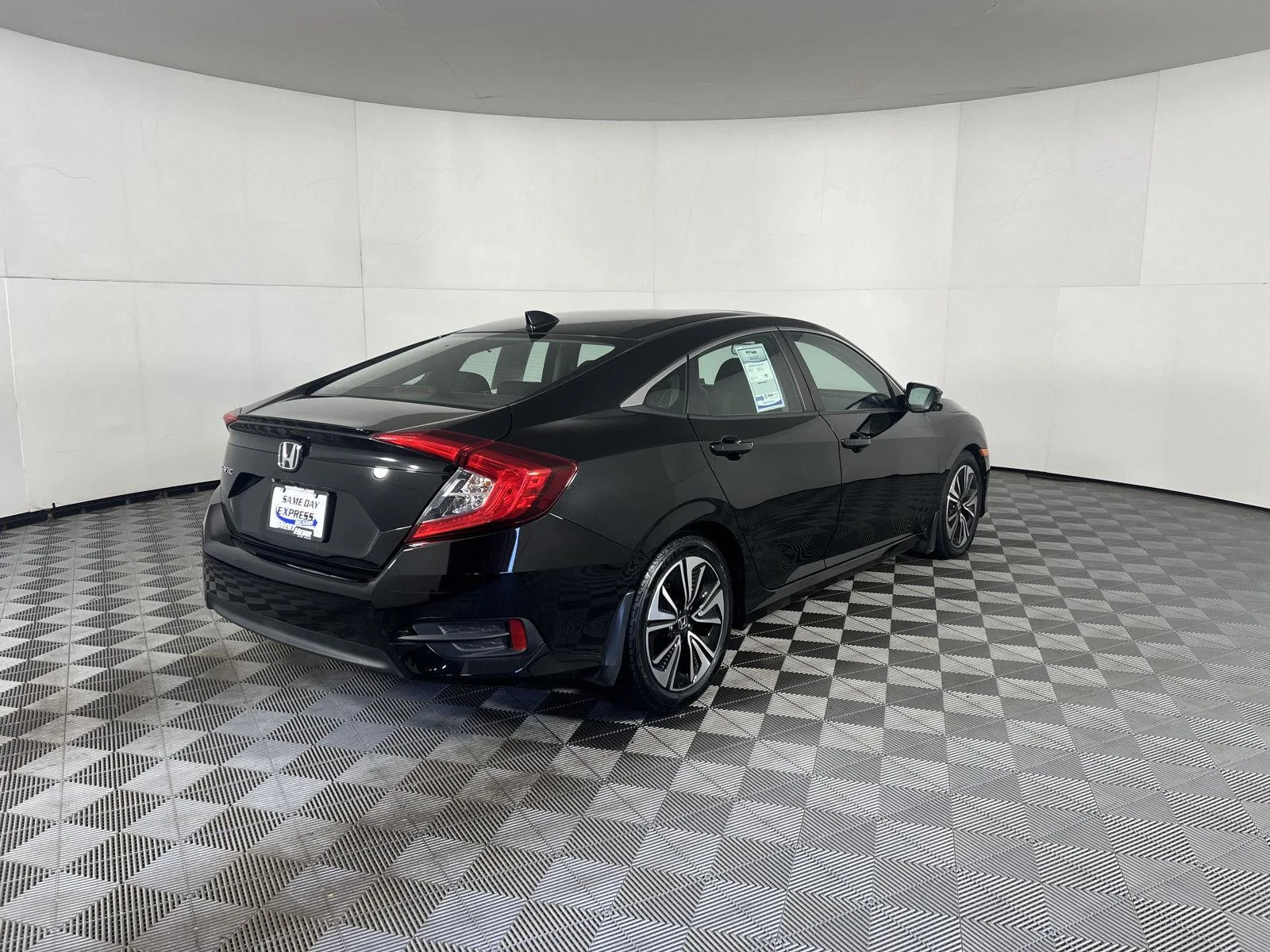 Used 2018 Crystal Black Pearl Honda EX-T image 22