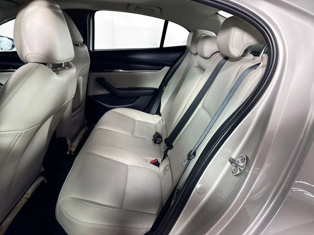 Used 2022 Silver Mazda Preferred image 20