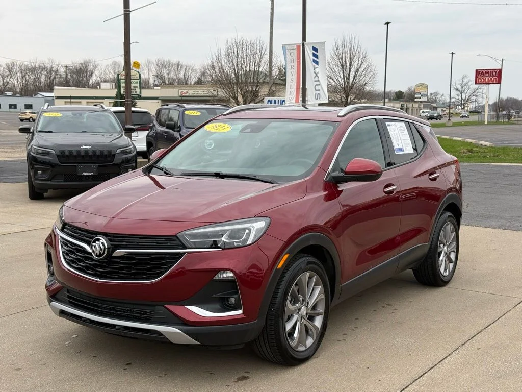 Used 2023 Red Buick Essence image 4