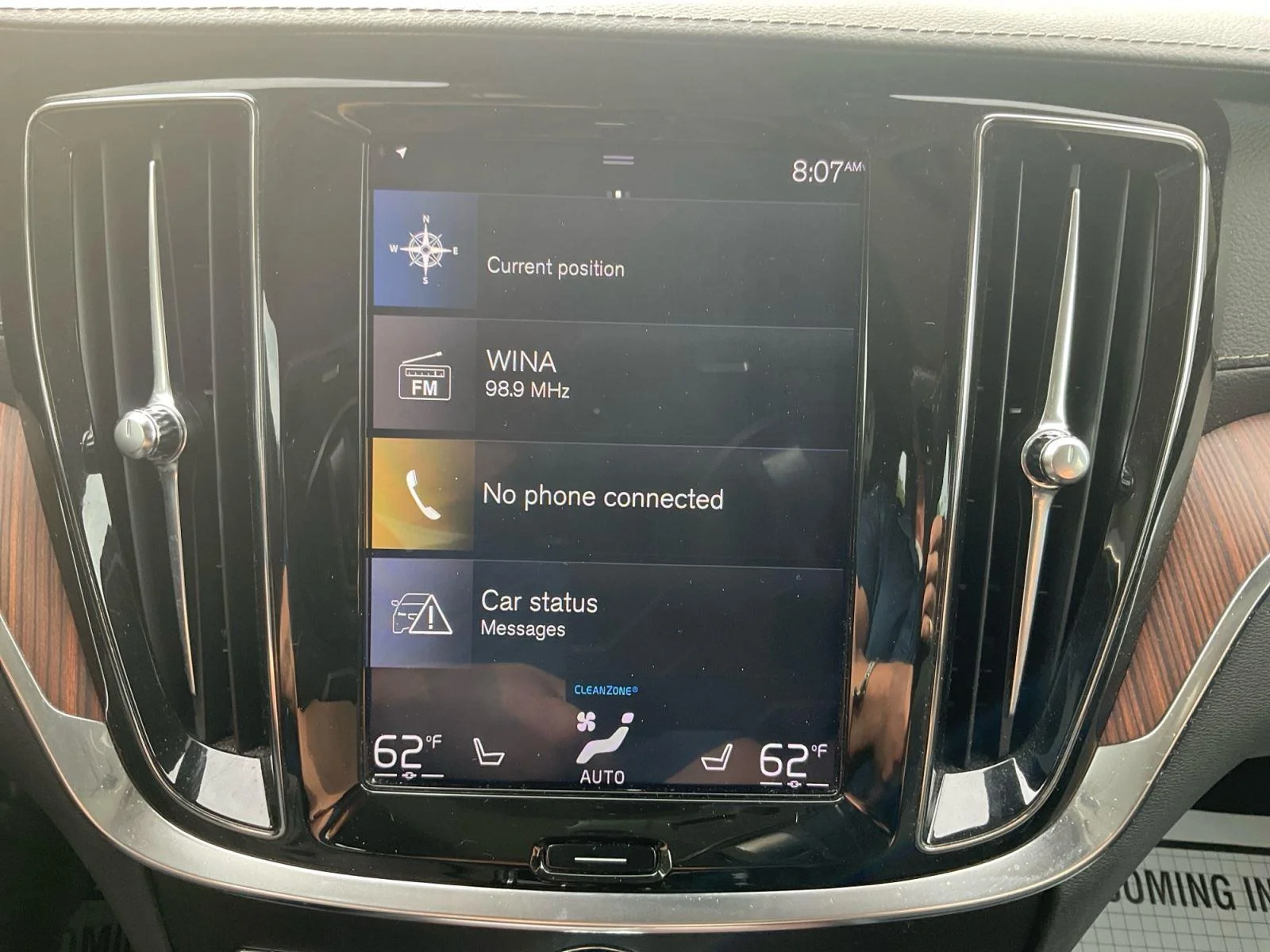 Used 2019 Pebble Grey Metallic Volvo Inscription image 18