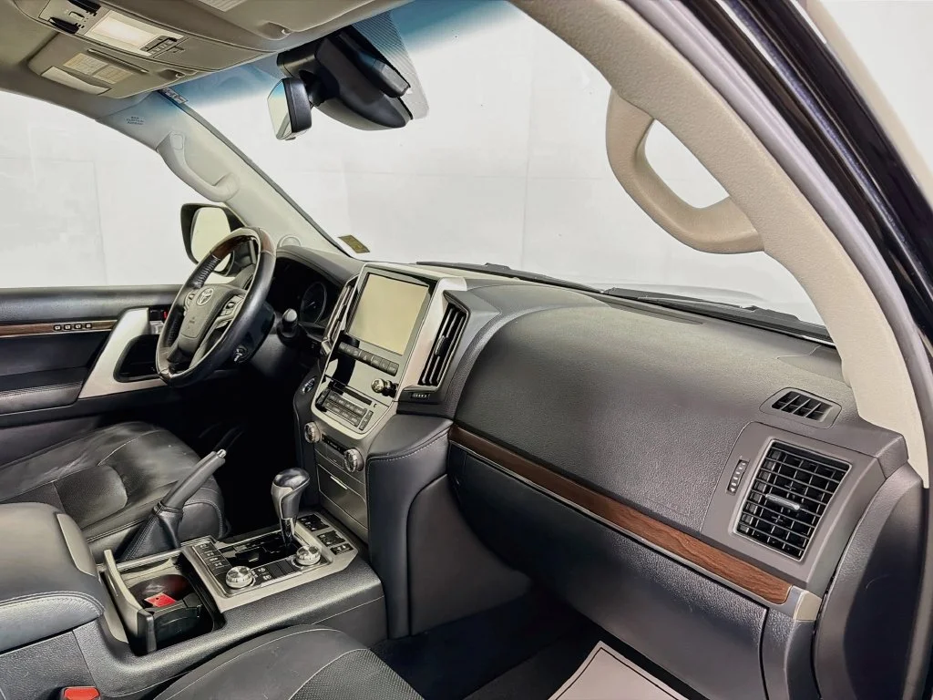 Certified Used 2018 Black Toyota Base image 28