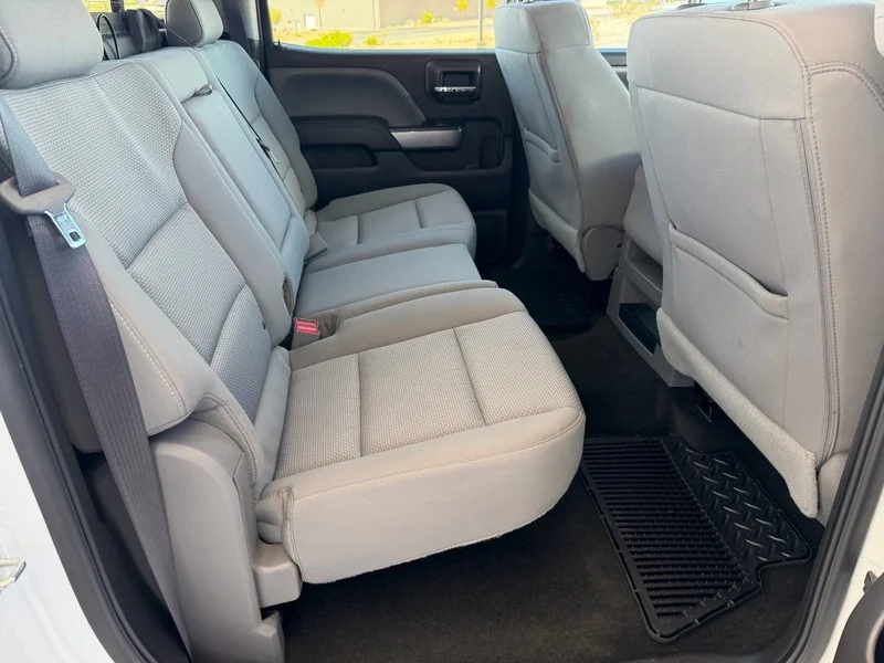 Used 2017 SUMMIT WHITE Chevrolet LT image 22