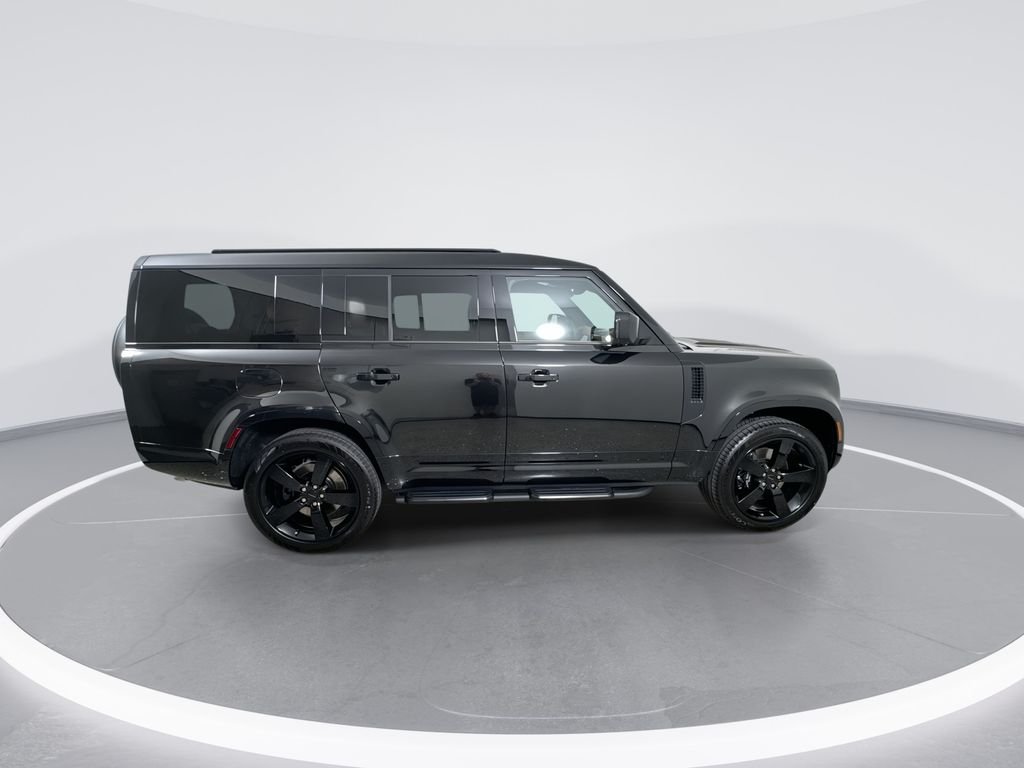 New 2026 Santorini Black Land Rover V8 image 9