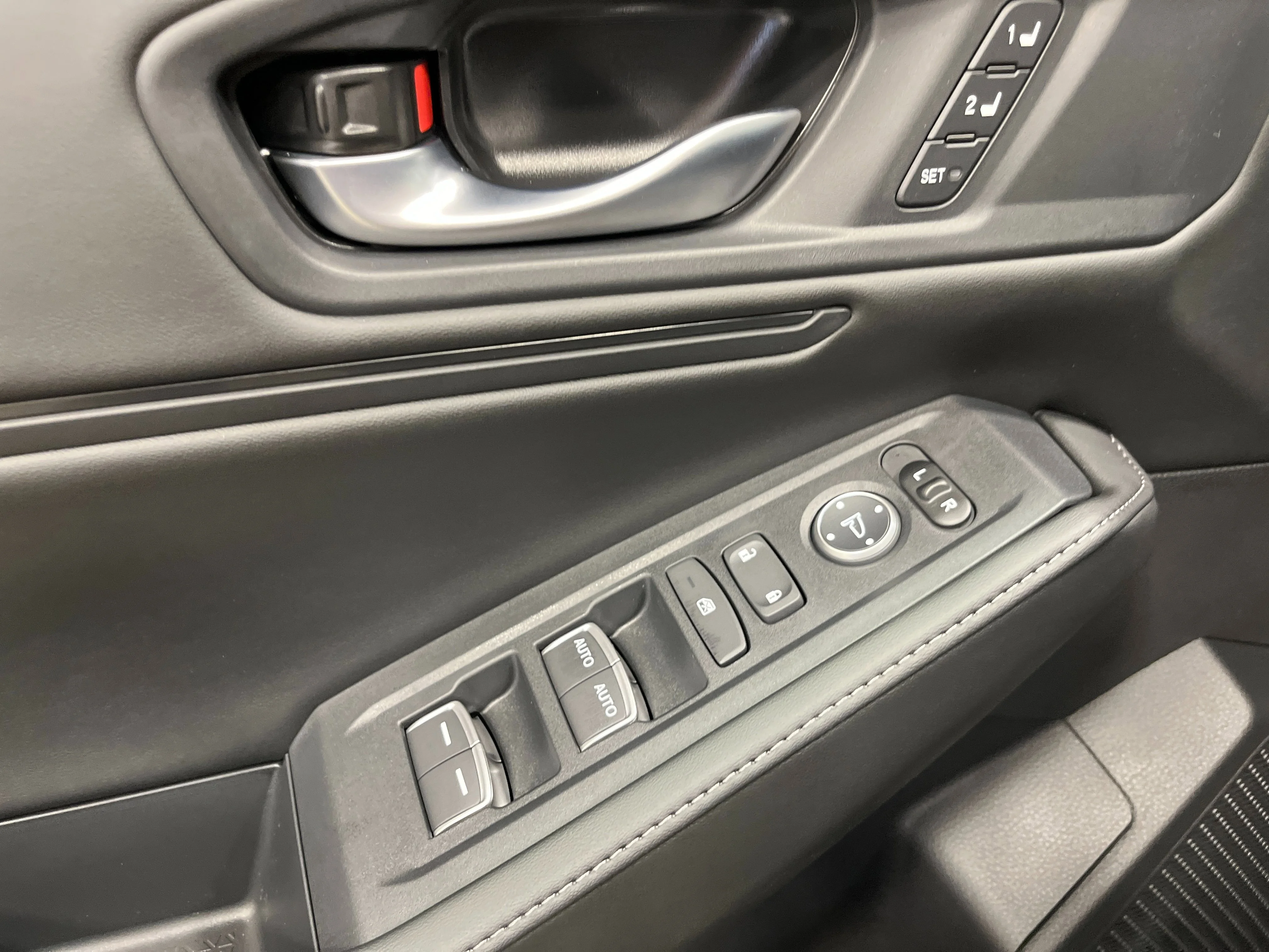 New 2026 Platinum White Pearl Honda Sport-L image 10