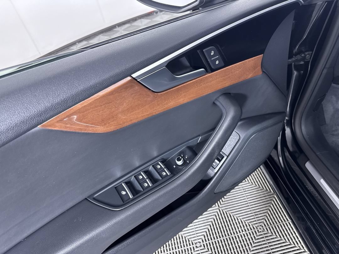 Used 2022 Brilliant Black Audi Premium image 14