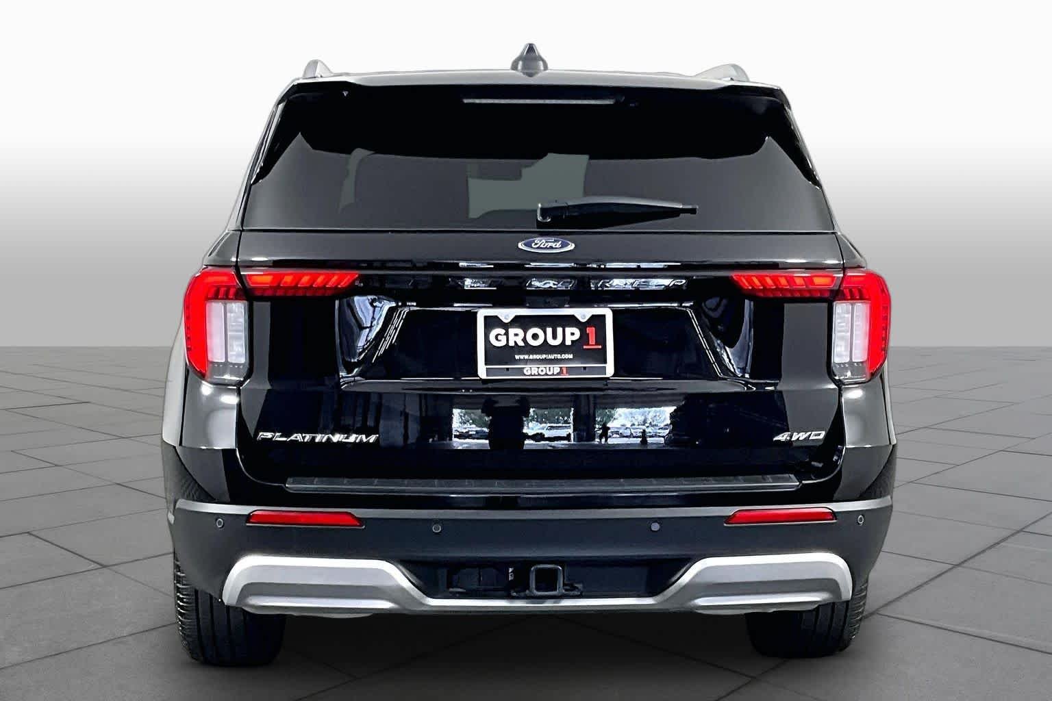 Used 2025 Agate Black Ford Platinum image 5