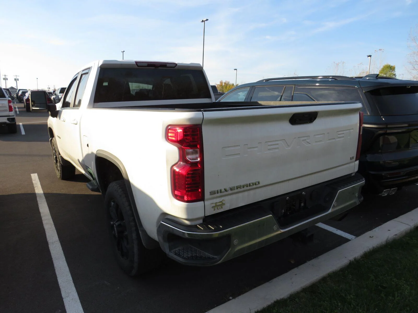 Used 2025  CHEVROLET TRUCK  image 8