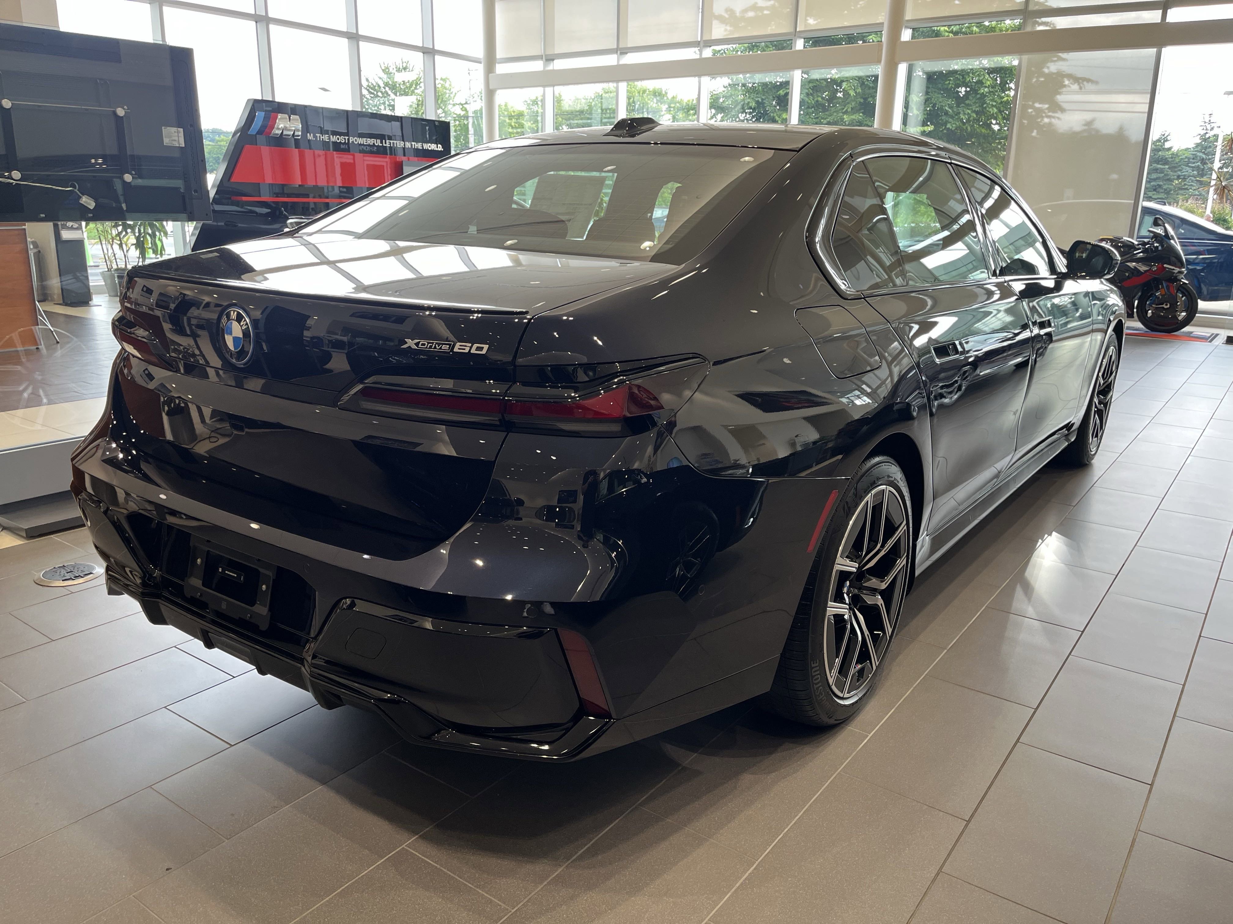 Used 2025 CARBON BLACK META BMW xDrive60 image 7