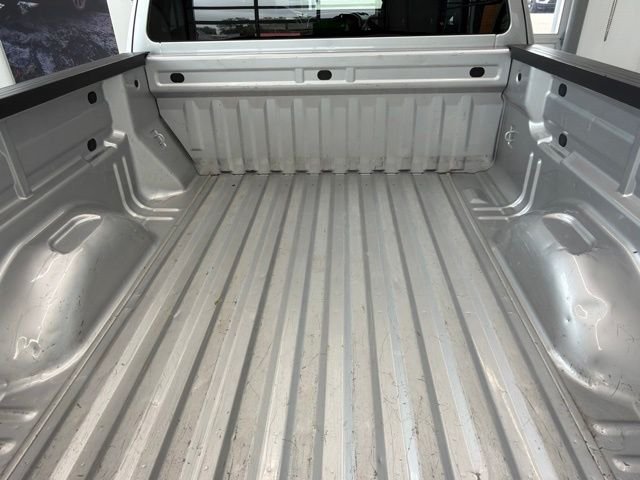 Used 2016 Silver Ice Metallic Chevrolet LT image 8
