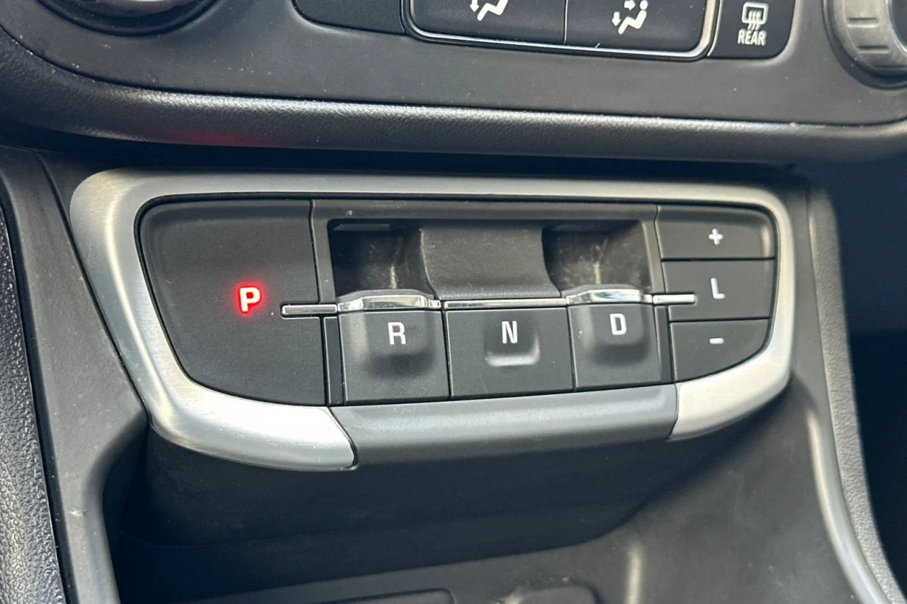Used 2024 BLACK GMC SLE image 20
