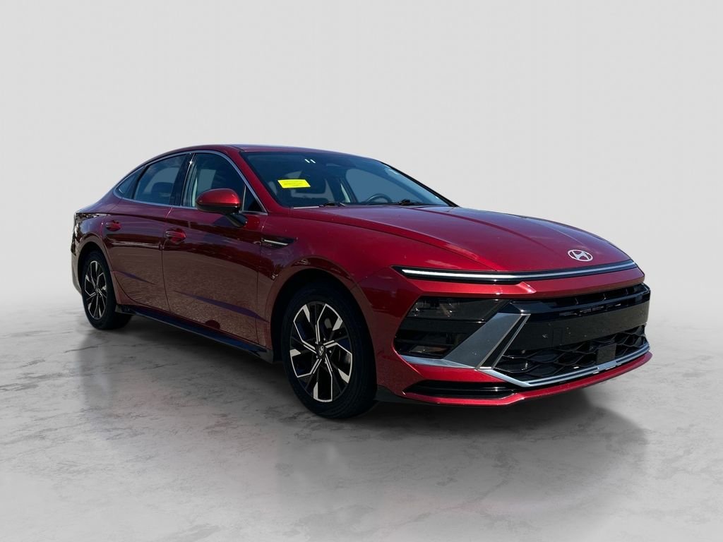 Used 2024 Red Hyundai SEL image 7