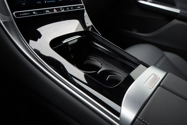 New 2026 Polar White Mercedes-Benz GLC 300 image 55