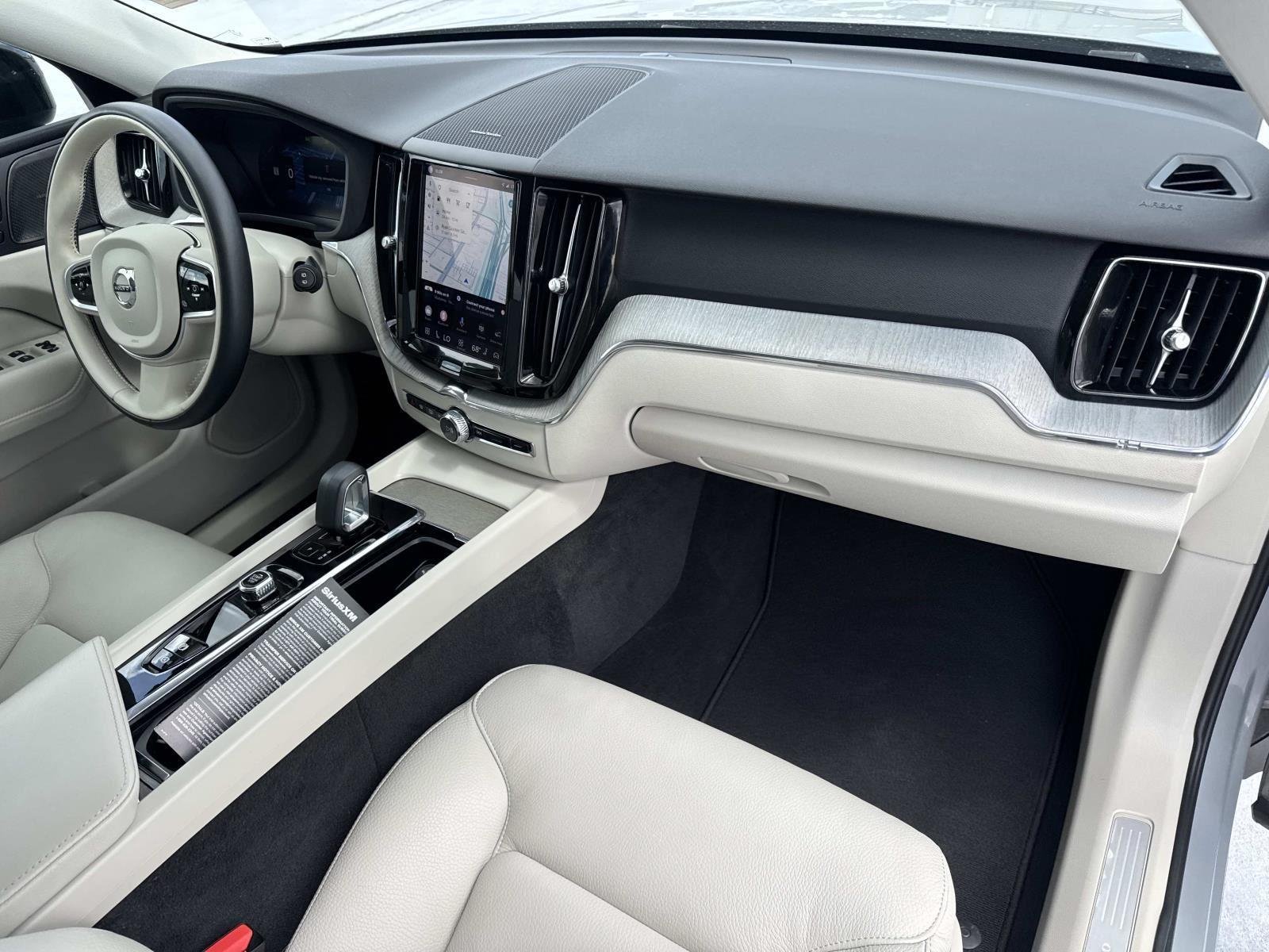 Used 2024 Vapour Grey Metallic Volvo Plus Dark Theme image 12