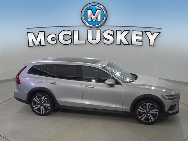 2025 Volvo V60 Cross Country Plus - Photo 12
