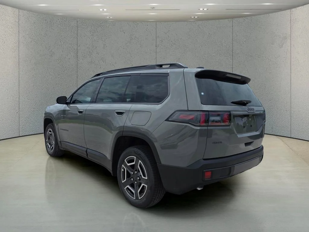 New 2026 Sting-Gray Clear-Coat Exterior Paint Jeep Limited image 6