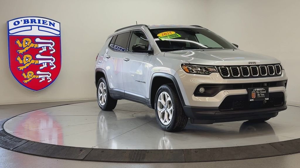 Used 2025 Silver Jeep Latitude image 2