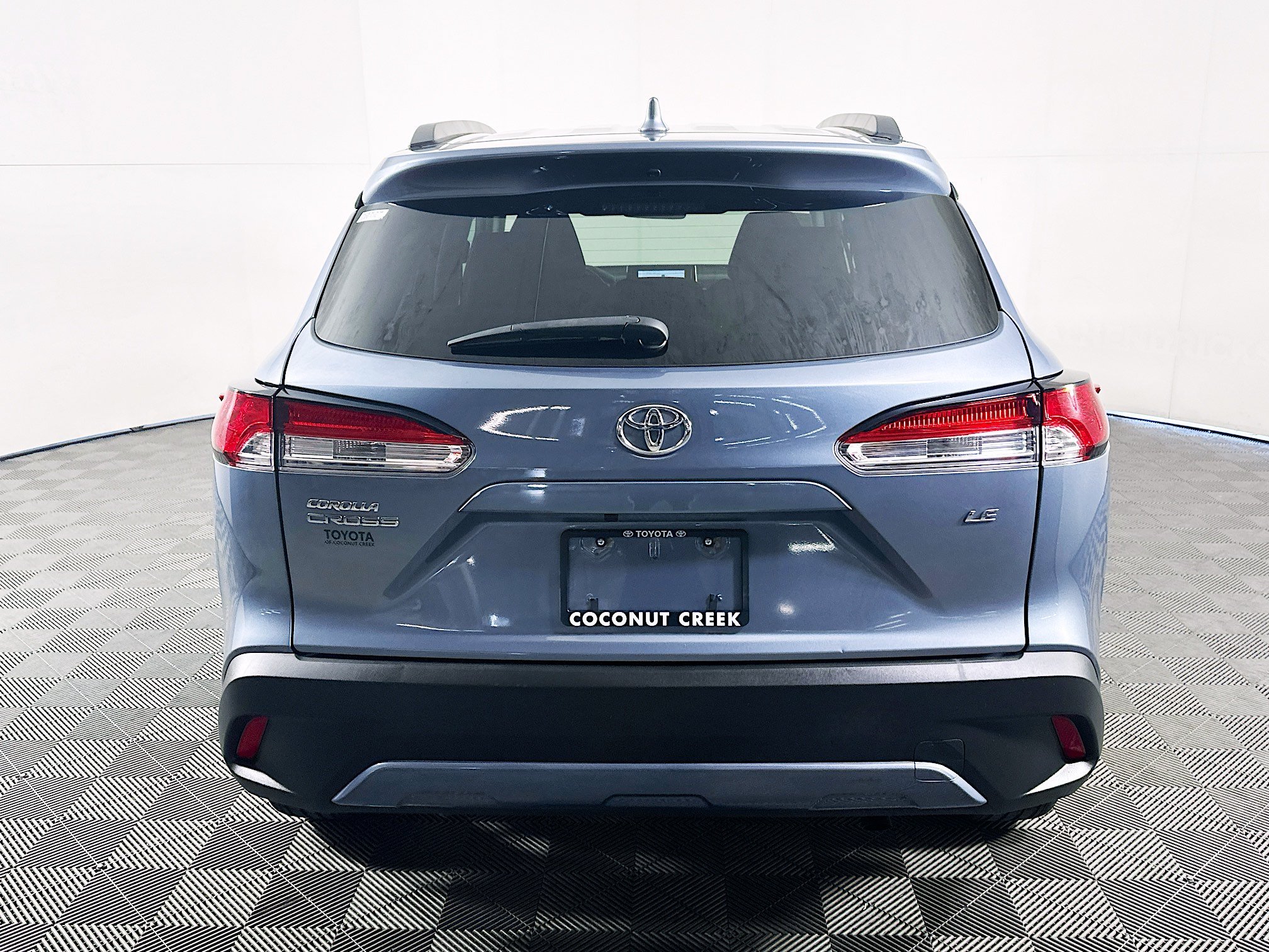 Used 2023 Celestite Toyota LE image 4