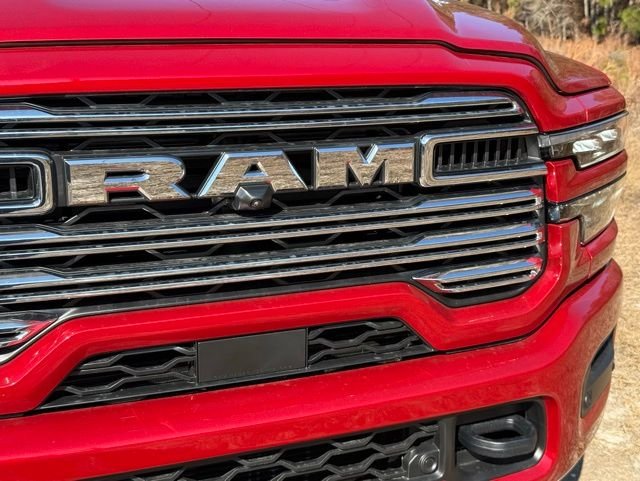 New 2026 Molten Red Pearl-Coat Exterior Paint RAM LARAMIE image 3