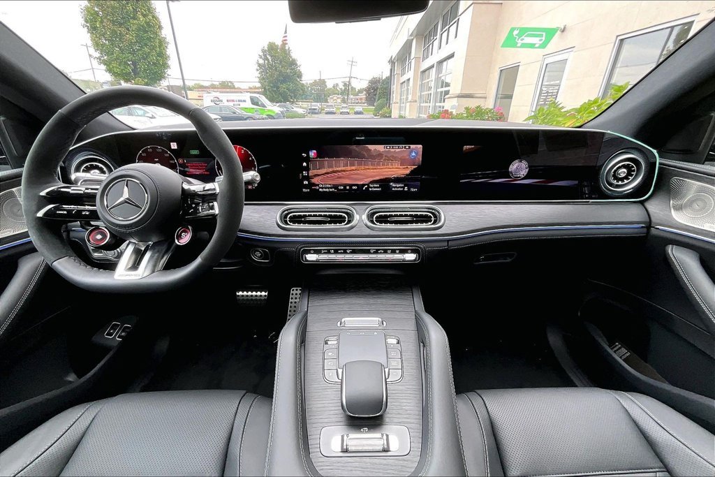 New 2027 MANUFAKTUR Moonlight White Metallic Mercedes-Benz GLE 53e AMG® image 5