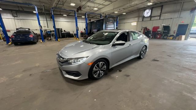 Used 2016 Silver Honda EX-T image 5