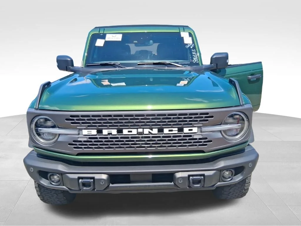 Used 2023 Green Ford Badlands image 12