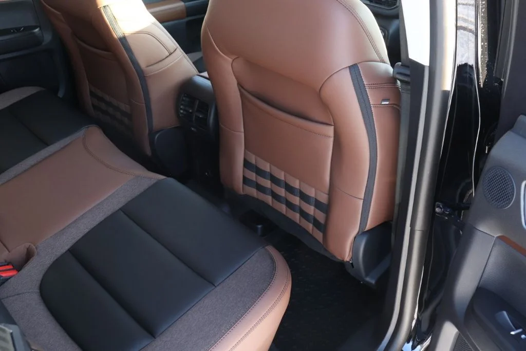 New 2025 Shadow Black Ford Outer Banks® image 39